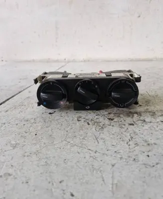 Volkswagen Fox Climate control unit 6Q0819045AA