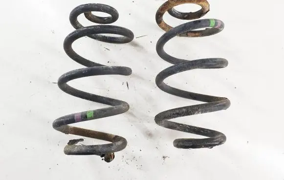 Nissan Qashqai+2 Rear coil spring