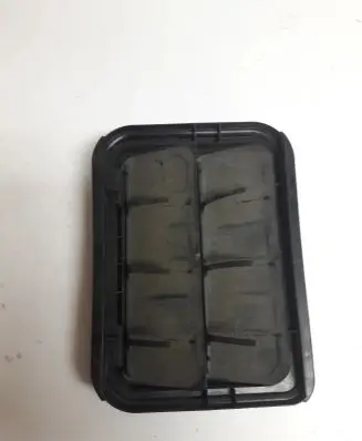 Quarter panel pressure vent