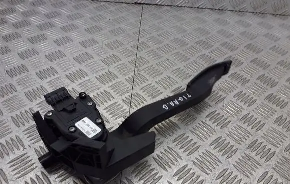 Opel Tigra B Accelerator pedal position sensor 55351466