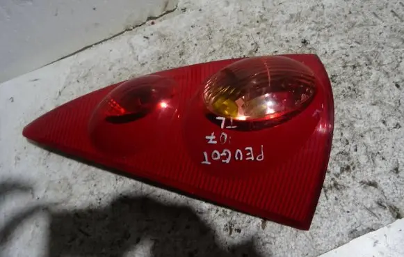 Peugeot 107 Rear/tail lights 81560-0H040