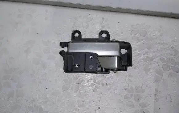 Rear door interior handle