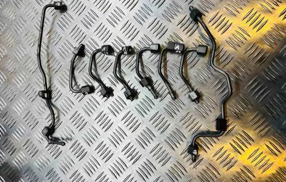 Mercedes-Benz R W251 Fuel injector supply line/pipe 