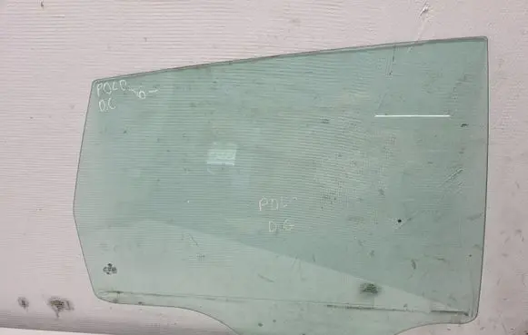 Volkswagen Polo IV 9N3 Rear door window glass