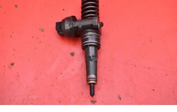 Audi A4 S4 B6 8E 8H Fuel injector 038130073BA