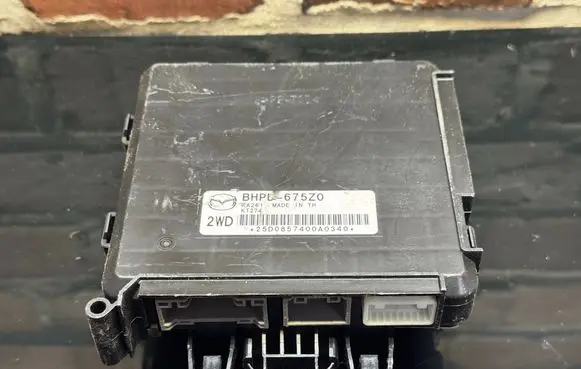 Mazda 3 Engine control unit/module BHPD675Z0 25D0857400A0340