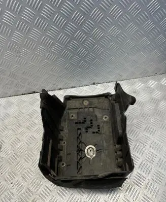 Battery box tray