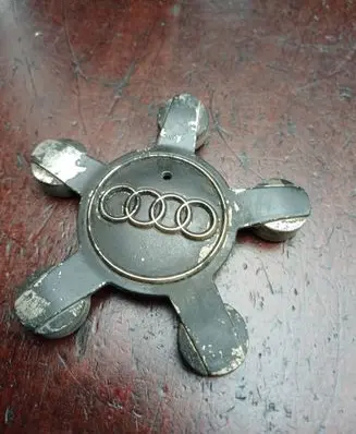 Audi A6 Allroad C5 Original wheel cap 8R0601165