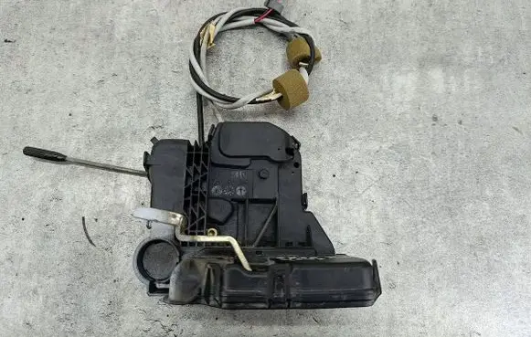 Mercedes-Benz C W203 Front door lock 004138112618