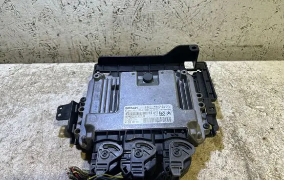 Peugeot 407 Engine control unit/module 9655930780 9653239880 0281011558