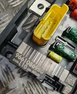 Citroen C4 I Picasso Fuse module 9661086980 BSML10