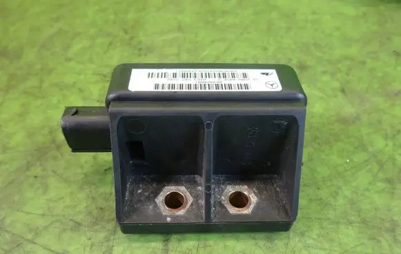Mercedes-Benz ML W163 ESP acceleration yaw rate sensor A1635420018