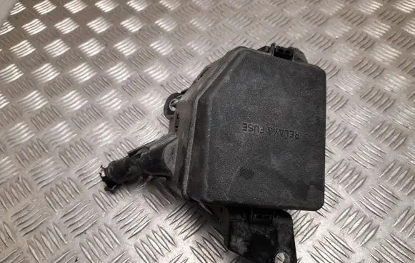 Toyota RAV 4 (XA50) Fuse box set 8266242671