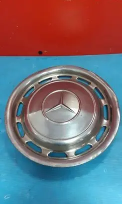 Mercedes-Benz 200 300 W123 R14 wheel hub/cap/trim 