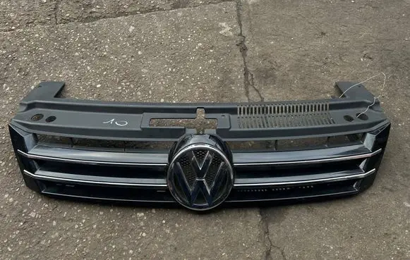 Volkswagen Sharan Front grill 7N0853653A 7N0853651D M90226