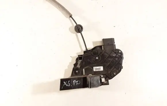 Volvo XC60 Front door lock 30799301