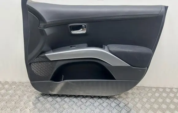 Mitsubishi Outlander Front door card panel trim 7221B134ZZ