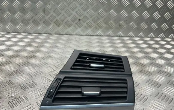 BMW X5 E70 Dashboard side air vent grill/cover trim 7161804