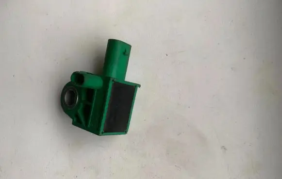 Volkswagen Golf VI Airbag deployment crash/impact sensor 5K0959351