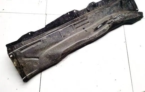 Nissan Leaf I (ZE0) Wiper trim