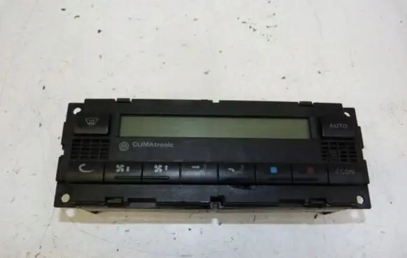 Volkswagen PASSAT B5.5 Climate control unit