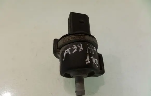 Volkswagen Golf V Valve vacuum 058133459 42115907