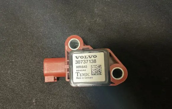 Volvo V70 Airbag deployment crash/impact sensor 30737138 8840A6