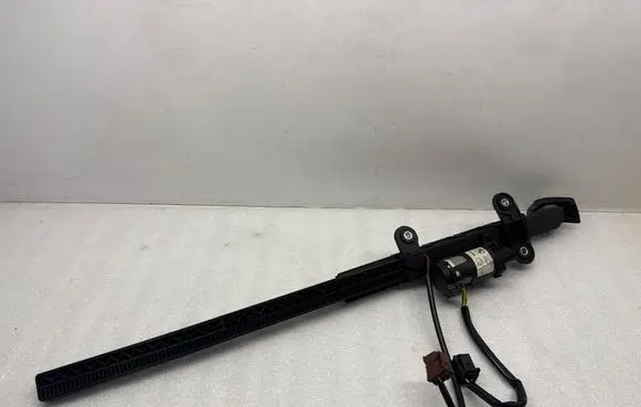 BMW 3 E92 E93 Seat belt adjustment motor 9165378 1023770 913504100
