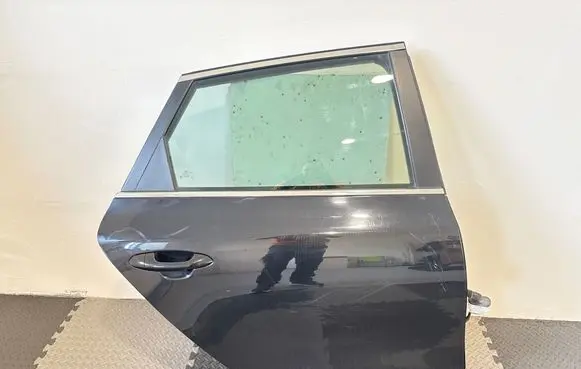 KIA Ceed Rear door 
