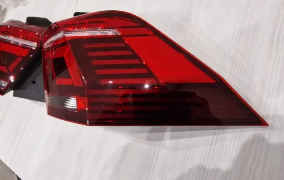 Volkswagen Tiguan Rear/tail lights 5NA945207J