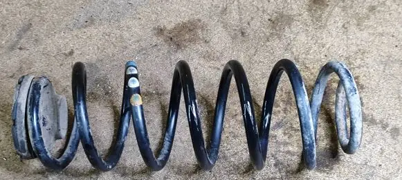 Volkswagen Polo IV 9N3 Rear coil spring