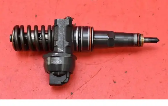 Volkswagen PASSAT B5.5 Fuel injector 038130073AR