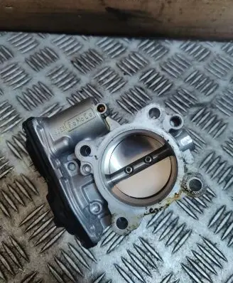 Ford Kuga II Throttle valve