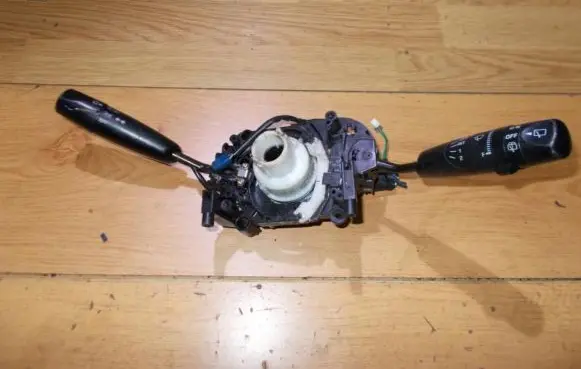 Mazda 323 Wiper turn signal indicator stalk/switch ea70172219