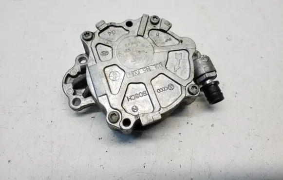 Volkswagen PASSAT B7 USA Vacuum pump 03L145100