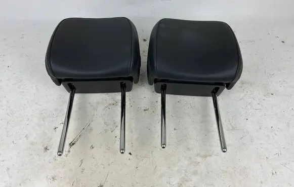 Porsche Macan (95B) Front seat headrest 