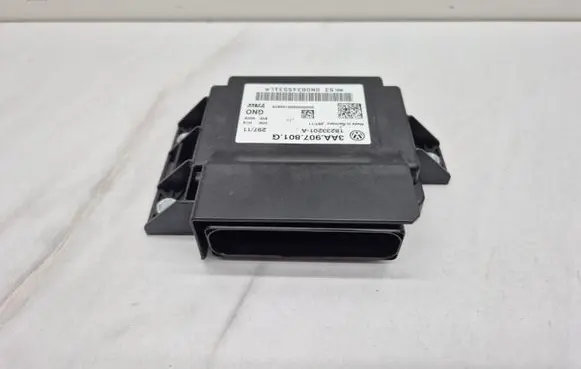 Audi Q3 8U Hand brake control module 3AA907801G