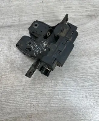 Jaguar S-Type Tailgate/trunk/boot lock/catch/latch 4R8343200