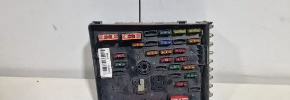 Volkswagen PASSAT B6 Fuse module 3C0937125