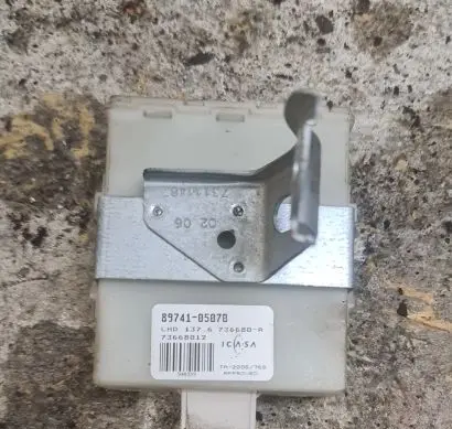 Toyota Avensis T250 Door control unit/module
