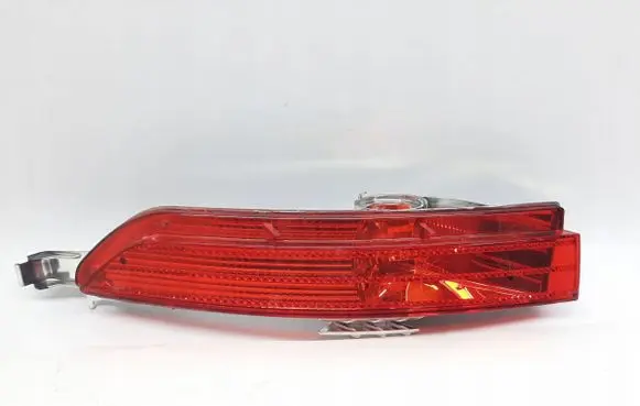 Volkswagen Touareg II Rear/tail lights 7P6945702
