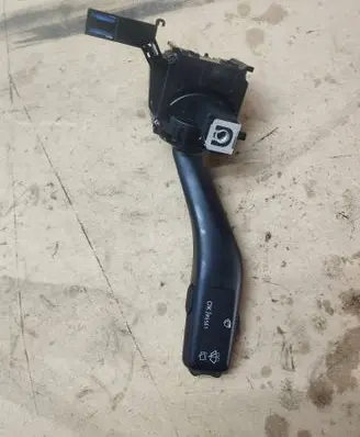 Volkswagen Golf V Wiper control stalk ANP80H024A 7GB0021C