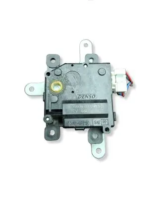 Toyota Avensis T270 Air flap motor/actuator 0638000920