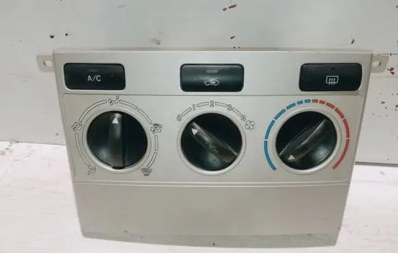 Toyota Corolla Verso AR10 Climate control unit 559000F011 69670001 2041025