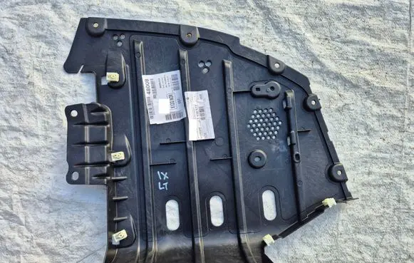 BMW iX Rear bumper underbody cover/under tray 51757932077
