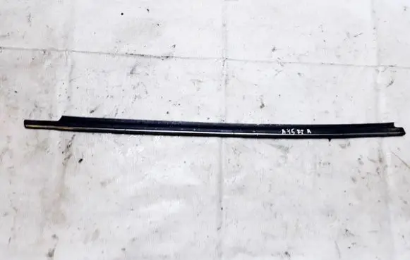 Opel Vectra B Front door glass trim molding 