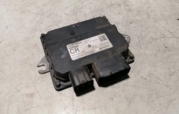 Nissan Pathfinder R52 Combustion control unit/module 237F06KA0A 5WK91402C
