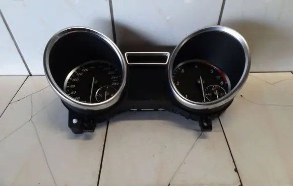 Mercedes-Benz ML W166 Speedometer (instrument cluster) A166900205 0263682100