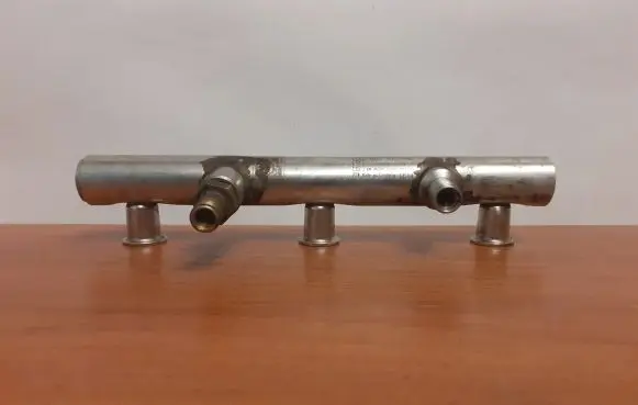 Audi A6 S6 C5 4B Fuel main line pipe 8579237 06E130090