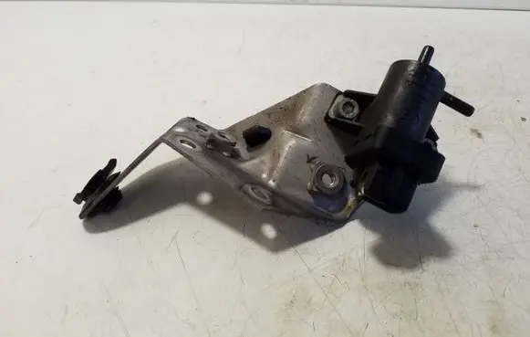 Nissan Navara D23 Vacuum valve 8200762162
